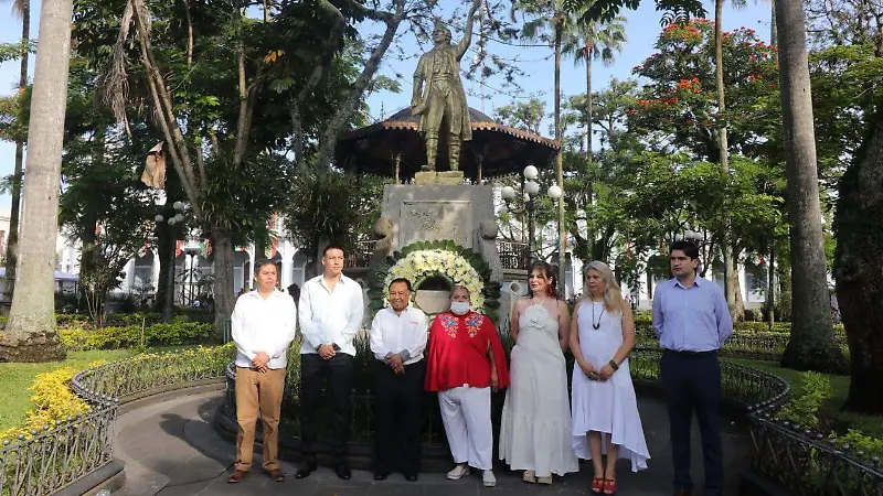 Acto cívico y desfile 