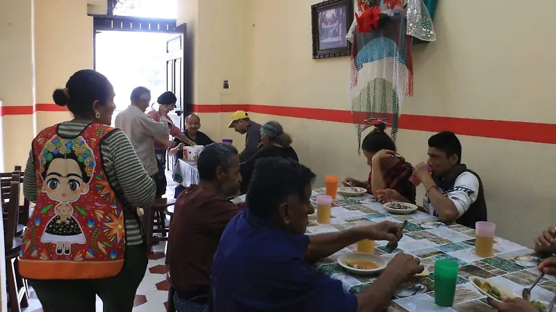 Voluntarios del comedor de Caritas A. C. 