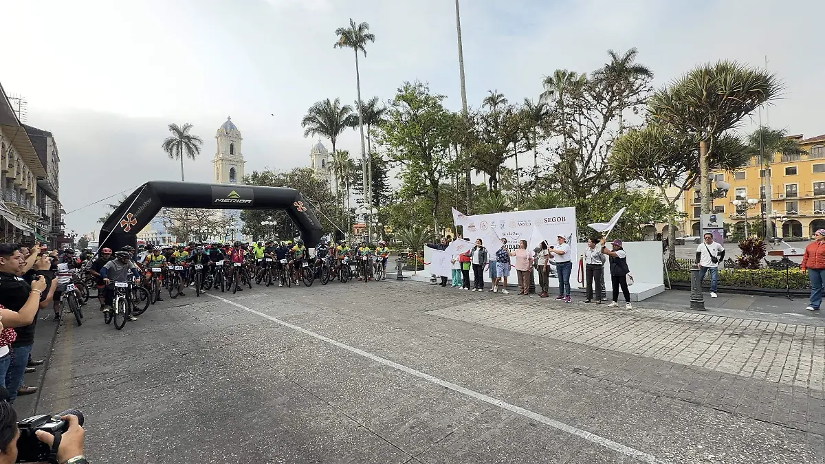 Más de 300 ciclistas participan en Rodada por La Paz en Córdoba y municipios aledaños