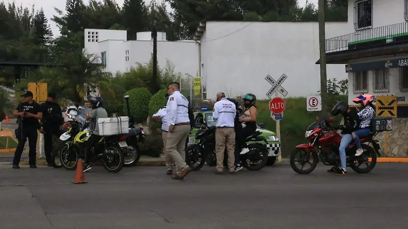 Operativos de revisión de a motociclistas en la región centro