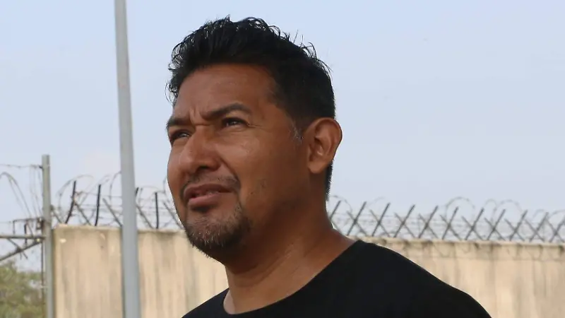 Vecino, Alberto Almaras