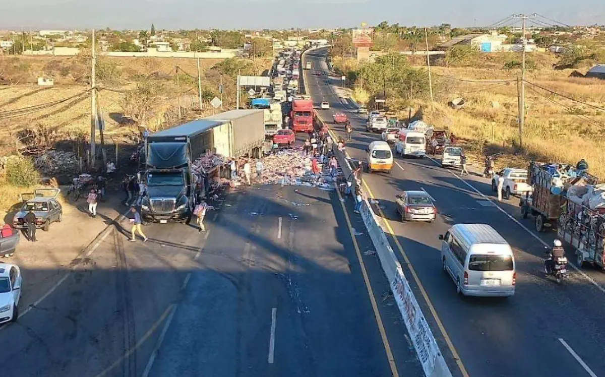 camion-cervezas-ayala-accidente