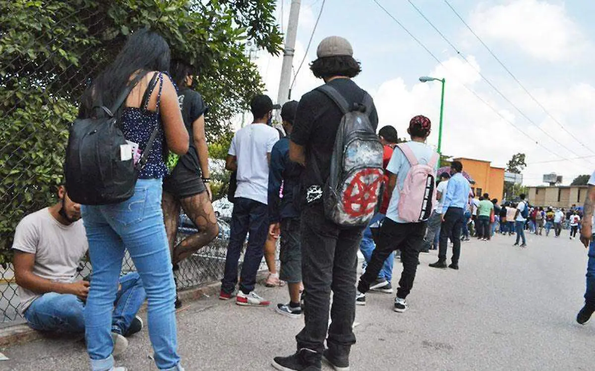 jovenes-estudiantes