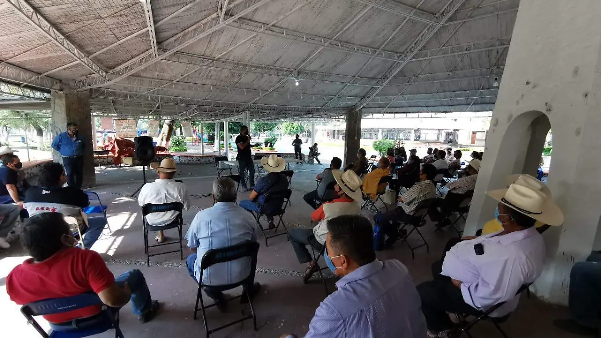 Se reúnen ejidatarios para exigir apoyos