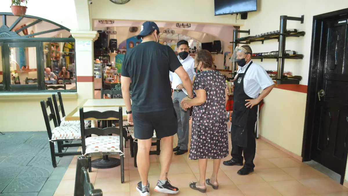 Listos restauranteros para día de las Madres 