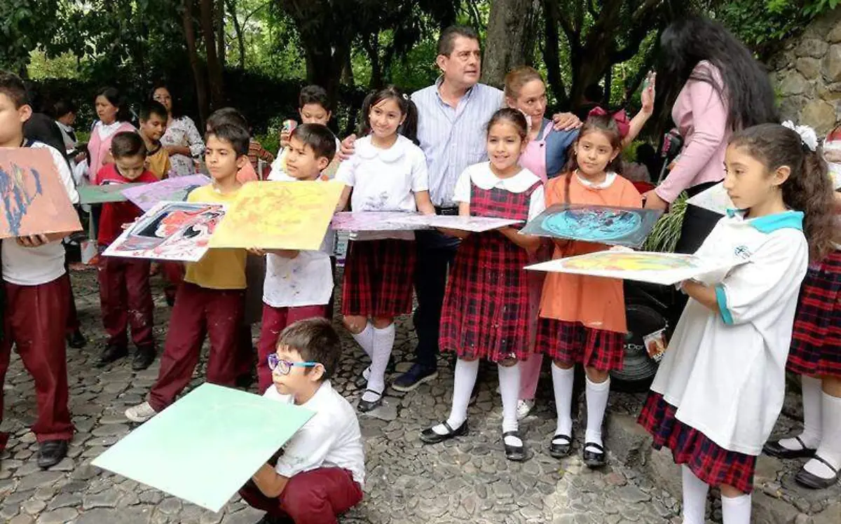 La artista Patricia Iragorri creó taller de pintura en el DIF municipalEMMANUEL RUIZ