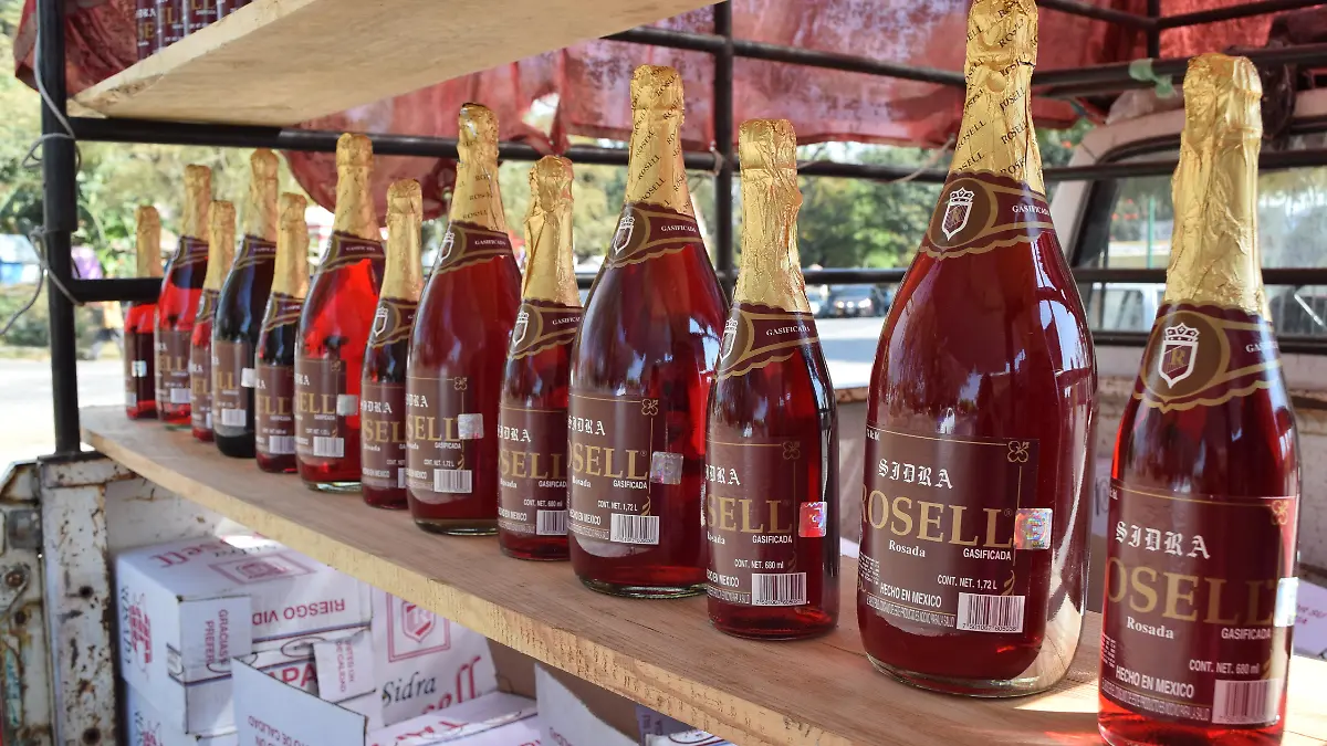 Espumosa y fría, la sidra está siempre lista para acompañar estas celebraciones