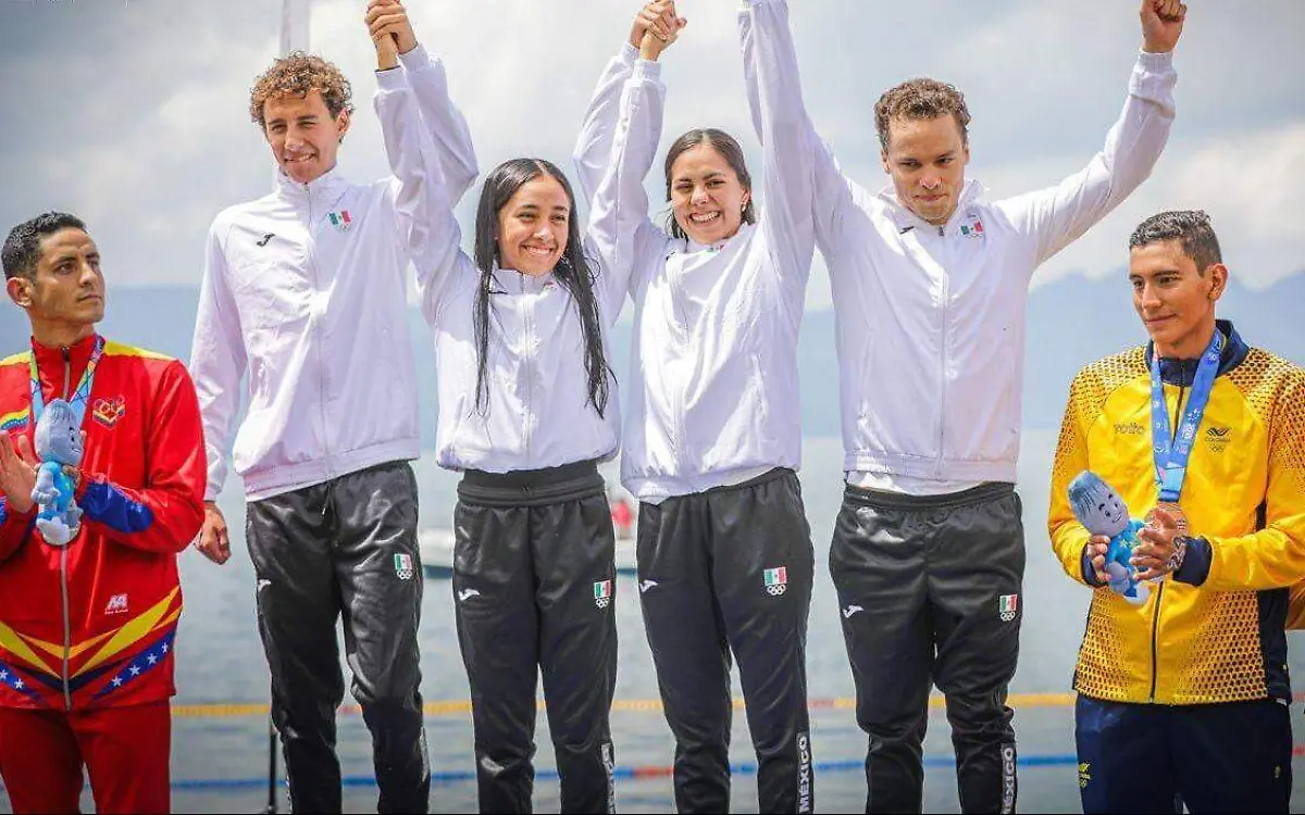 Paulo_Strehlke__Daniel_Delgadillo__Martha_Sandoval_y_Paulina_Alan_s_conforman_el_equipo_de_relevo_mixto