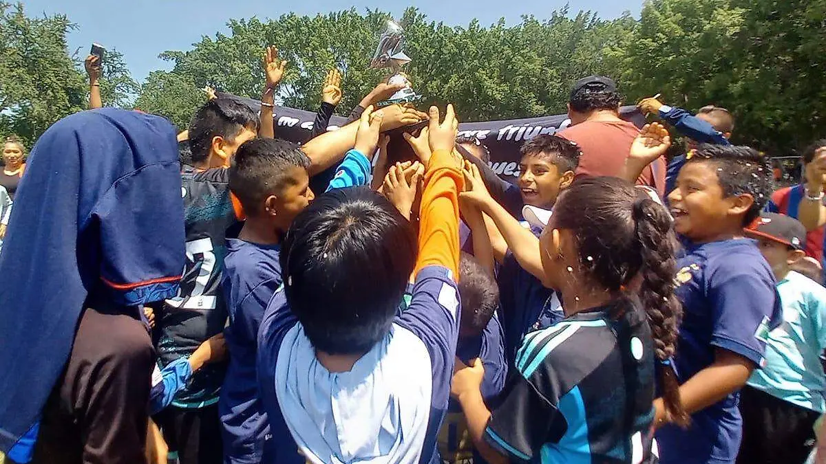 campeones-liga-interclubes-cuautla-foto-oscar-garaguia