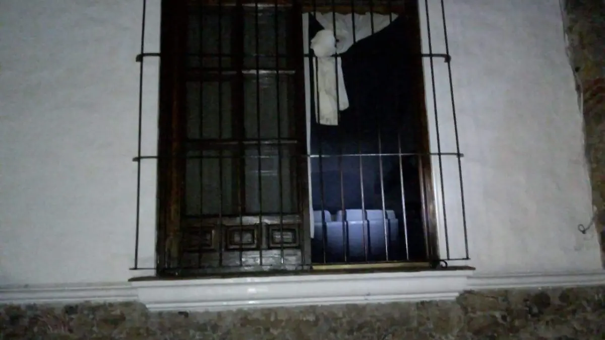 Fachada de las oficinas de Nueva Alianza tras presunto ataque