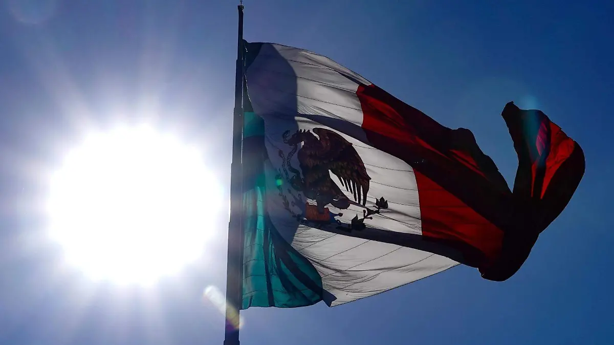 965759_Cotidiana Bandera México_web