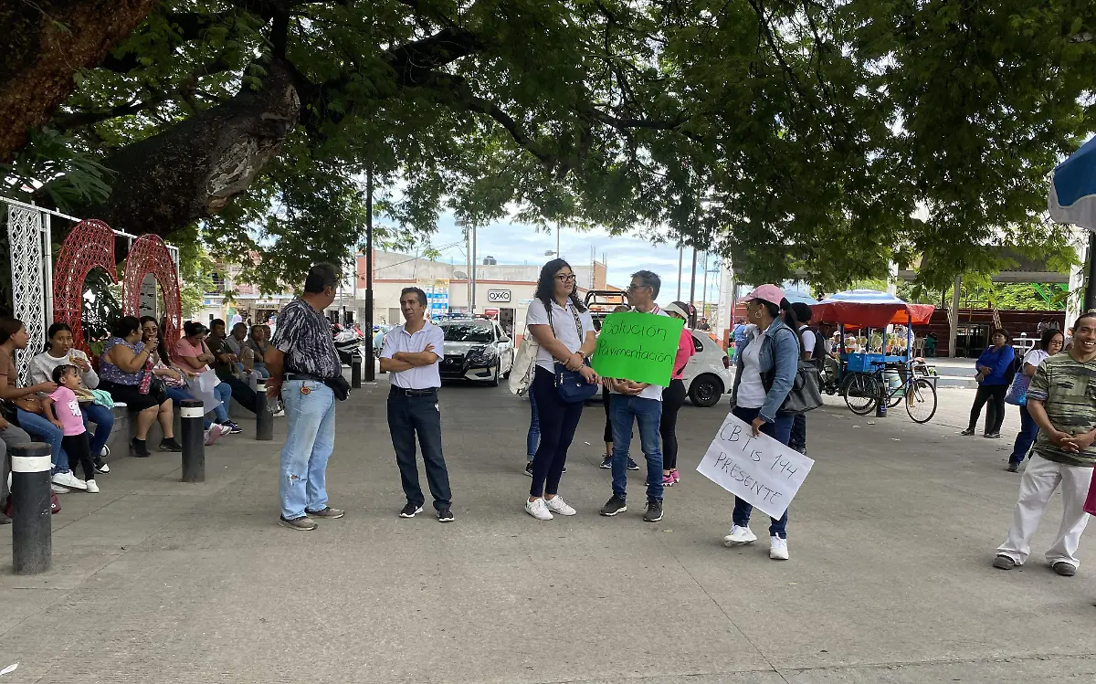 manifestacion-padres-de-familia