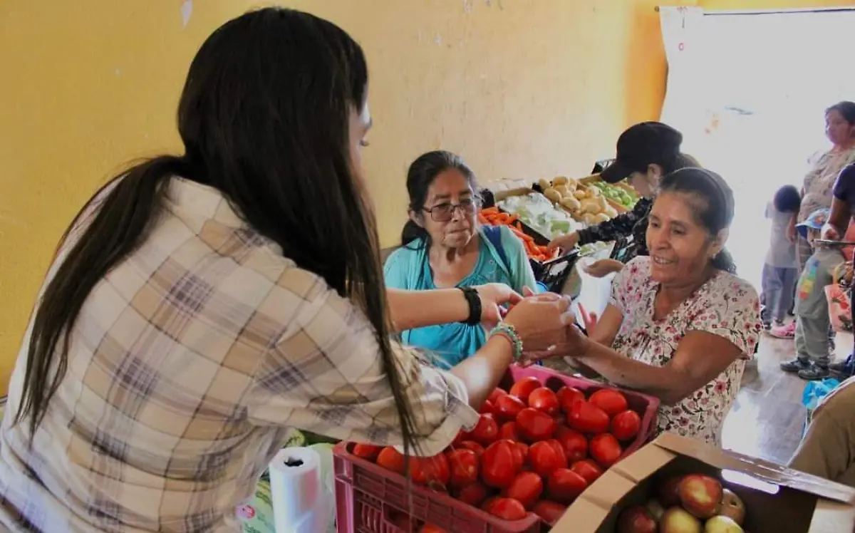 ayuntamiento-de-yecapixtla-ofrece-frutas-y-verduras-a-precios-bajos-2
