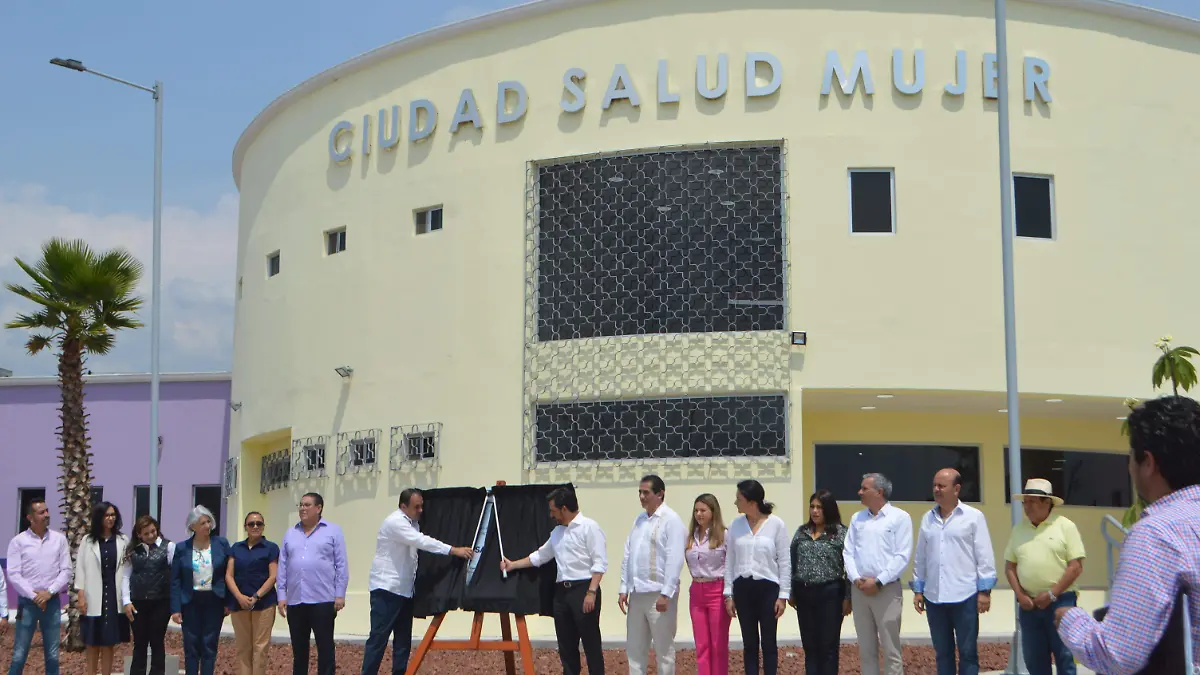 inauguración-ciudad-salud-mujer