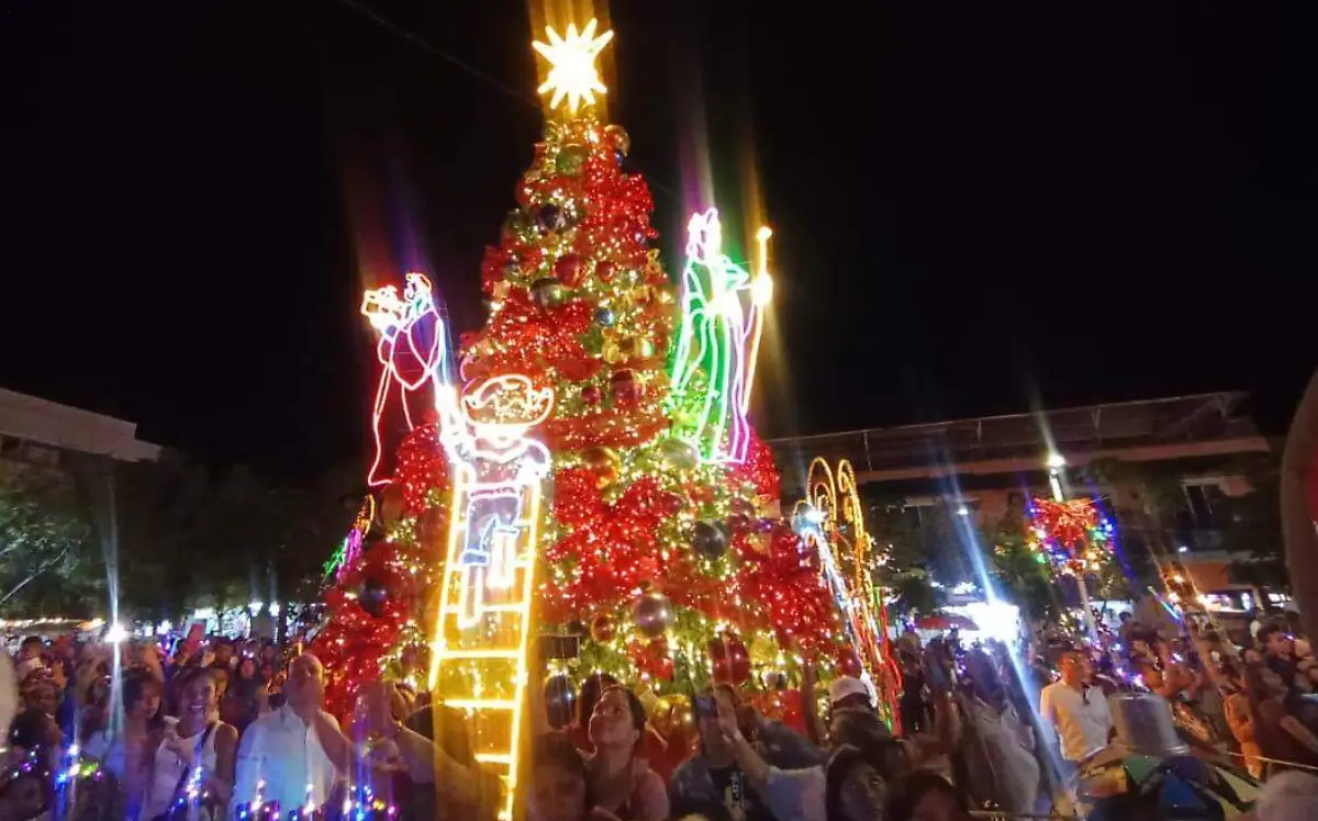 encienden-arbol-de-navidad-en-cuautla