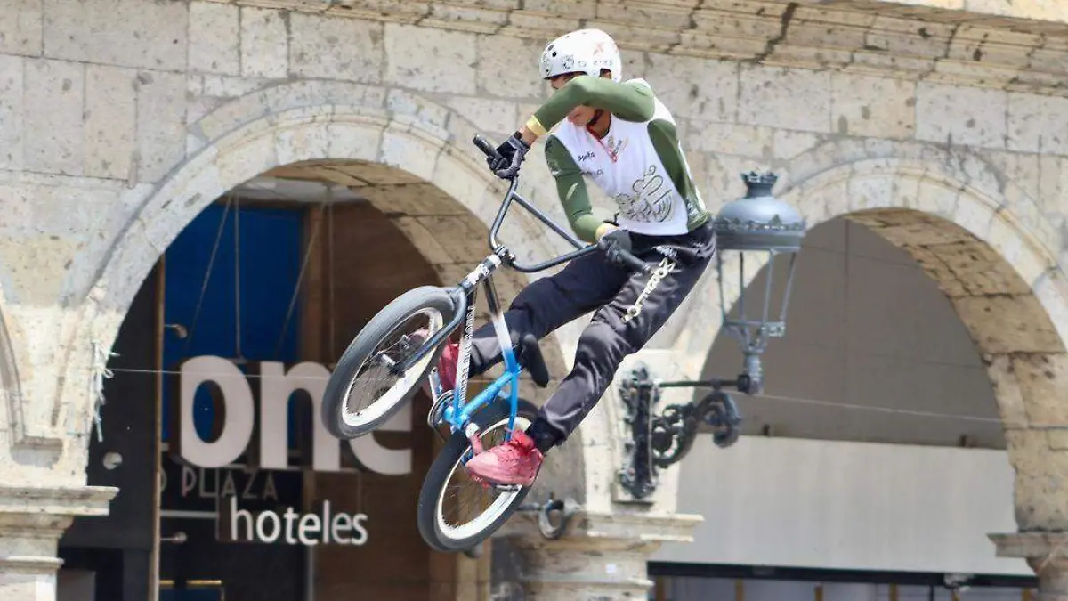 685f11705818cd2b8d785be8_ISAAC TAPIA BMX (7)-p-1080