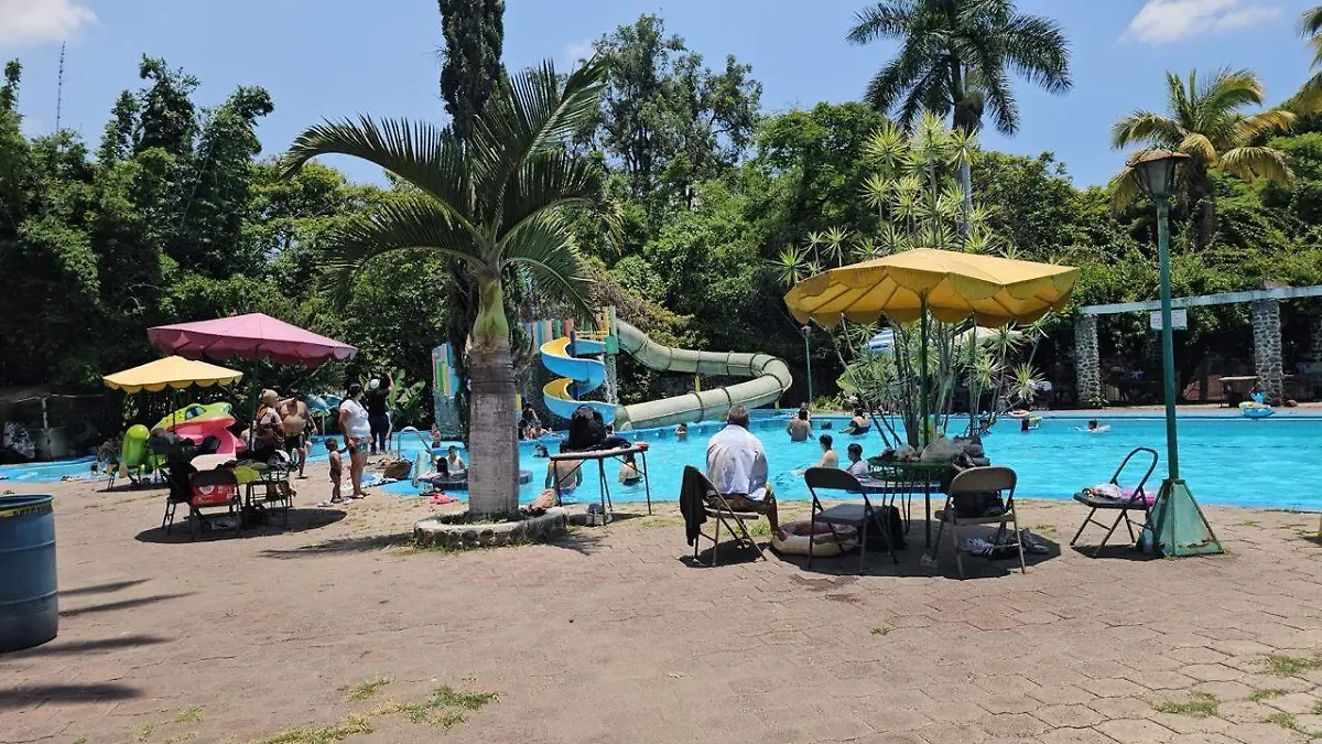 949db753-6acd-4478-82d9-d55481b5ae1a