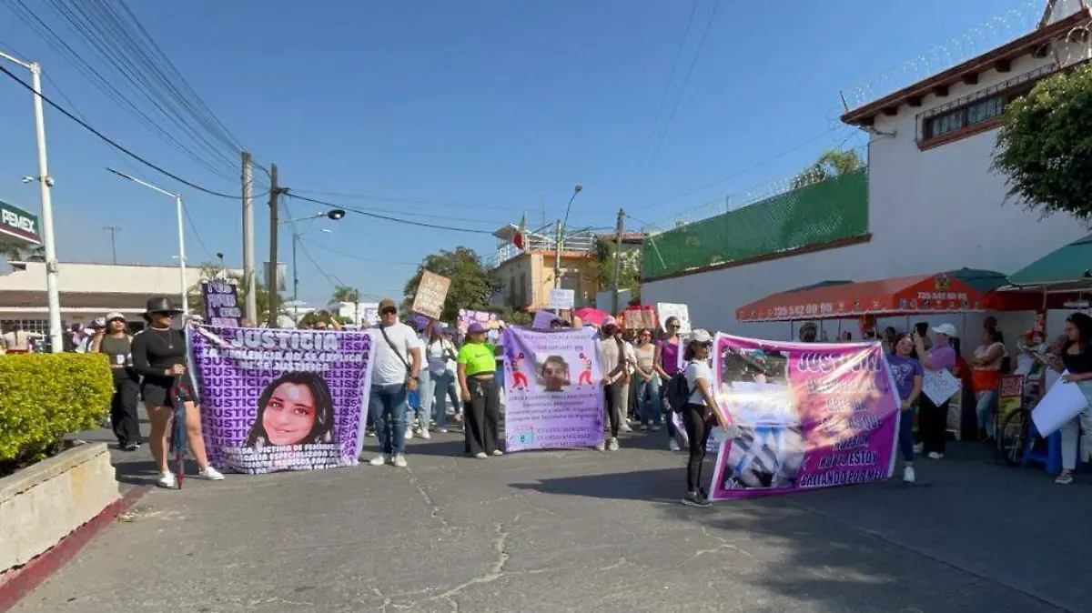 2ea6a381-f375-44fb-b8a8-f13a1fa49fa6