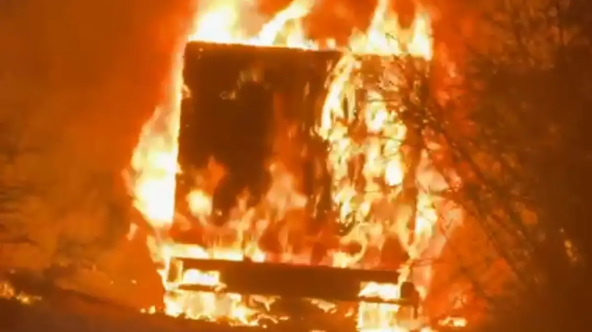 incendio-cuautla-camioneta-helados