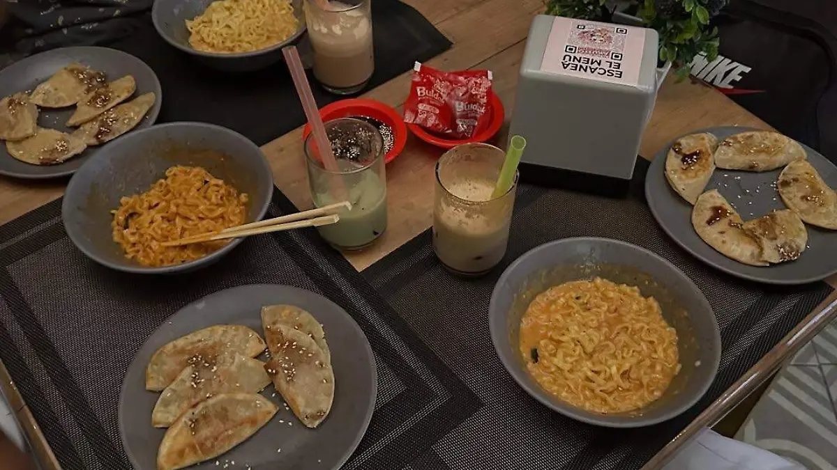 Tarde de ramen 🍜 🫶🏻 en Otaku Store Cuautla Recuerda aprovechar las 3 promociones que tendremo