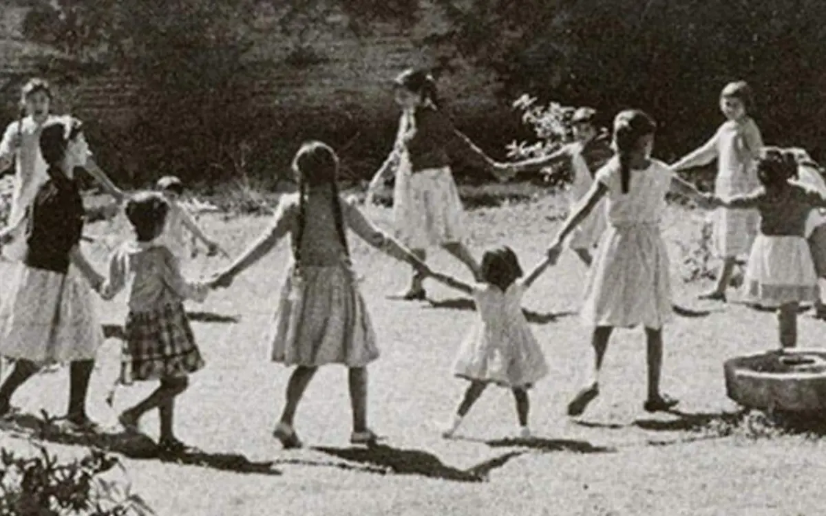 historia-nuestros Pequeños Hermanos