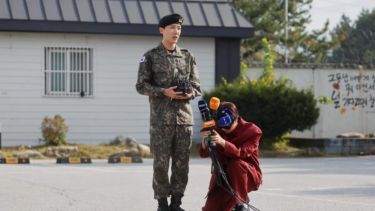 bts-jhope-servicio-militar_reuters