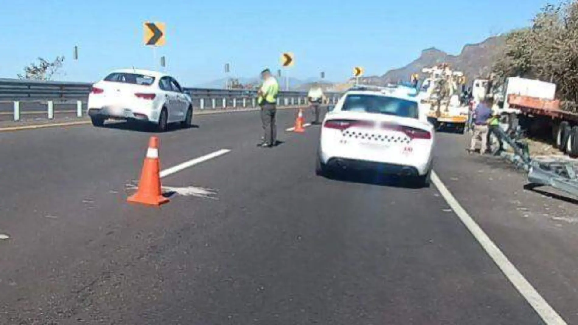 accidente-mexico-cuernavaca-volcadura-la-pera