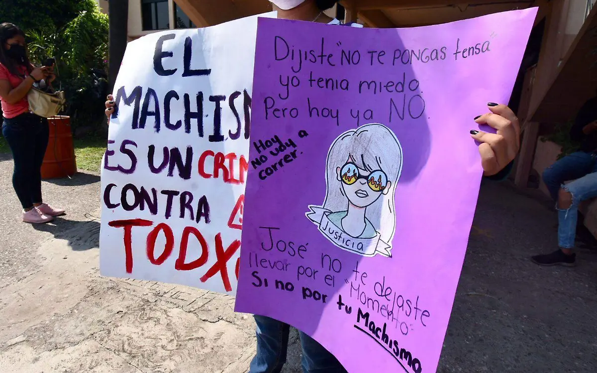 denuncia-alumnas(1)