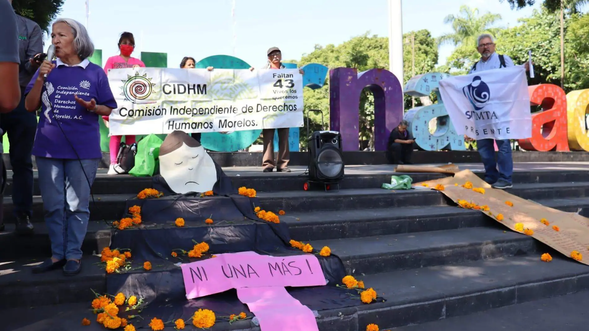 ofrenda-víctimas-feminicidio-cidhm-luis-flores