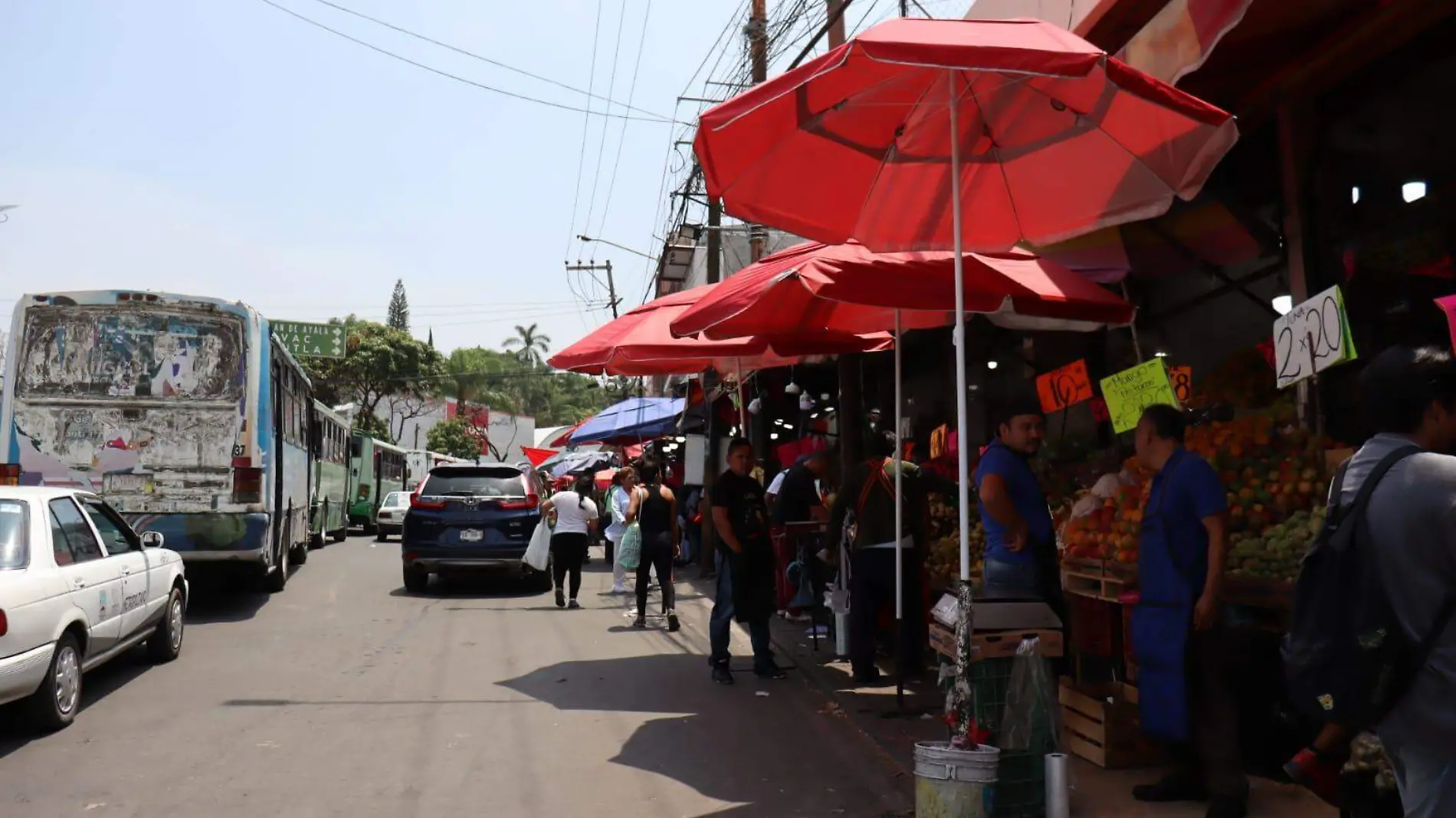 mercado-alm-afluencia-de-gente-Luis-Flores