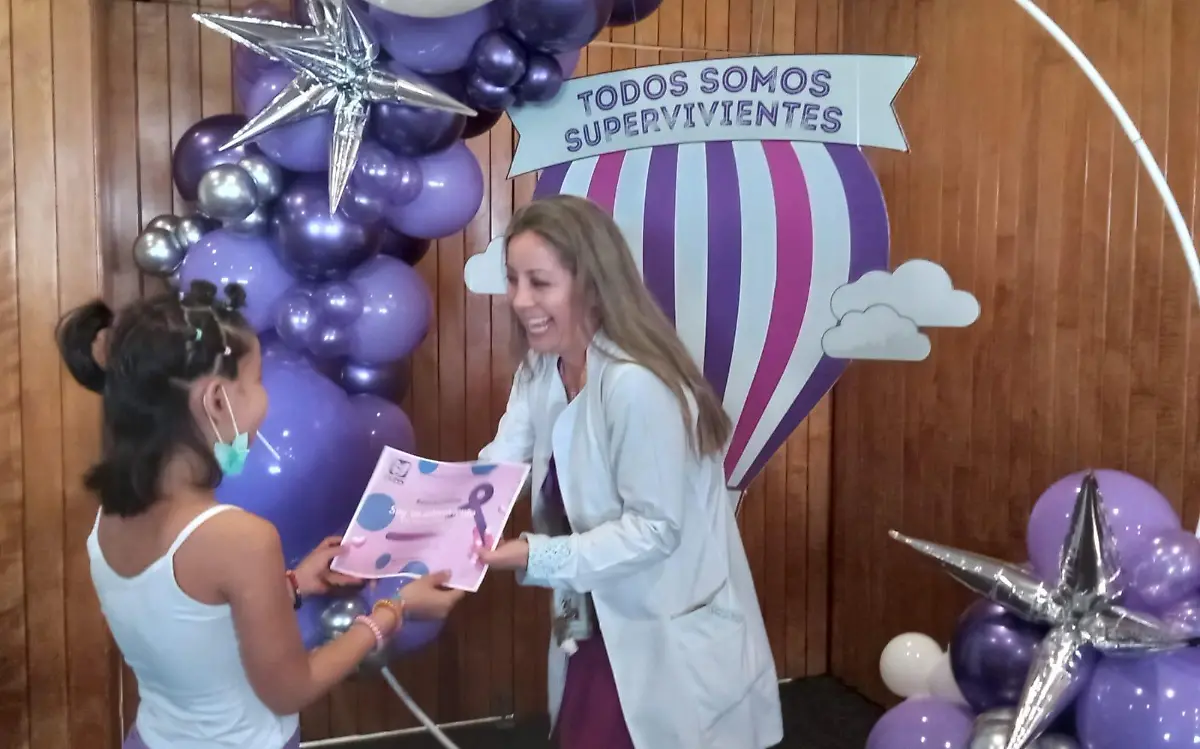 LUIS-F13JES Niños y jóvenes fueron reconocidos por ser sobrevivientes de cáncer, por parte del Programa OncoCREAN del Hospital General Regional (4)