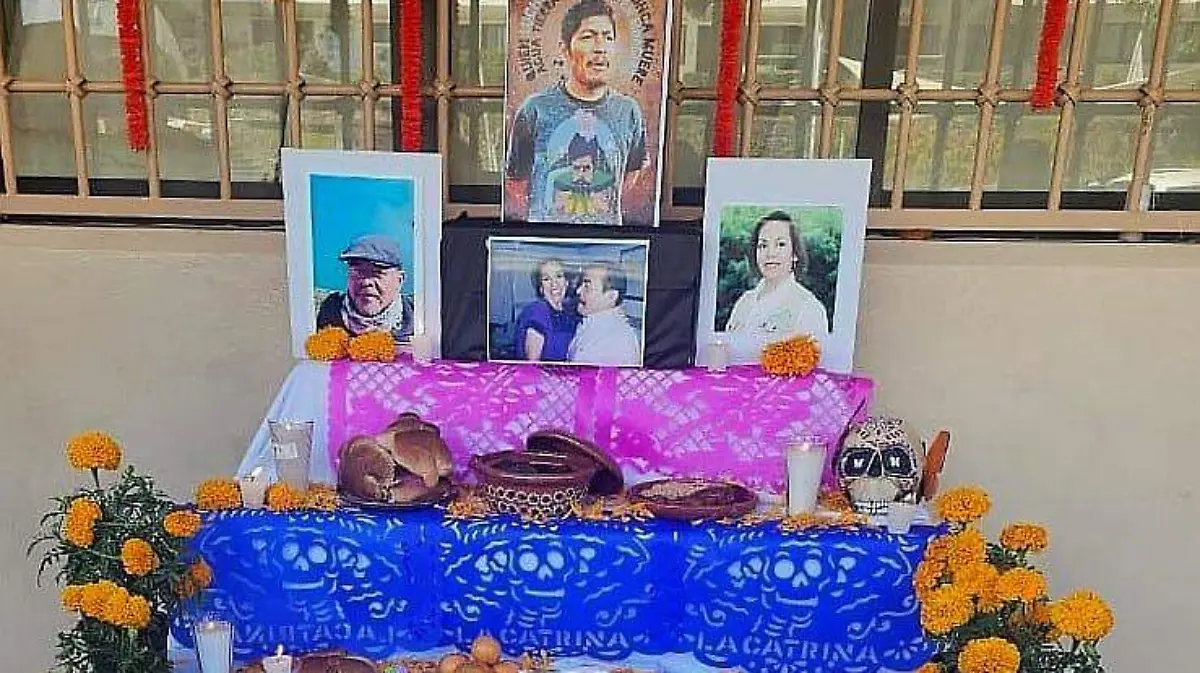 ofrenda-catedraticos-uaem