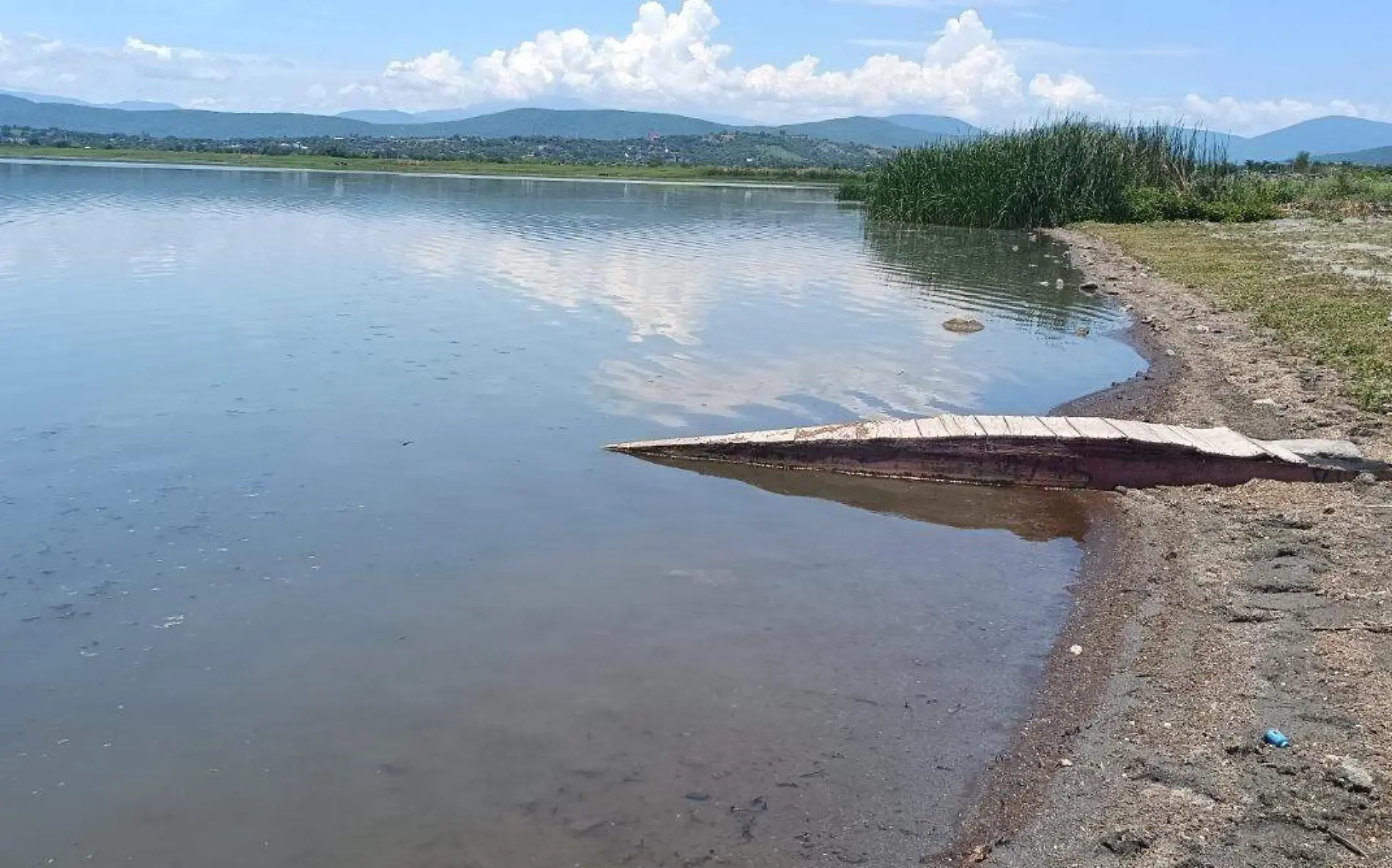 bajo-nivel-agua-dos-lagos-foto-ange-a