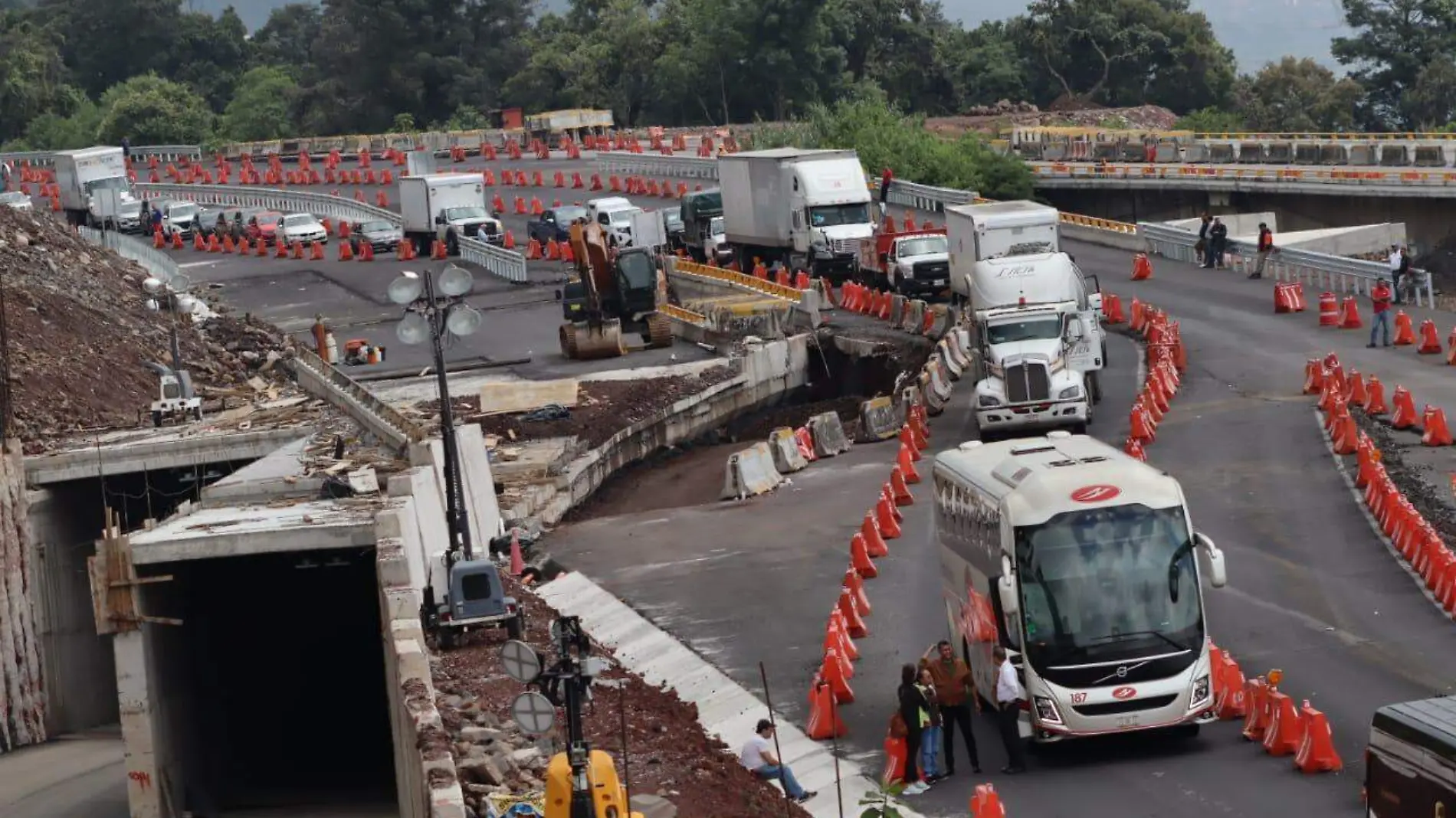 autopista-cuernavaca-mexico-bloqueo