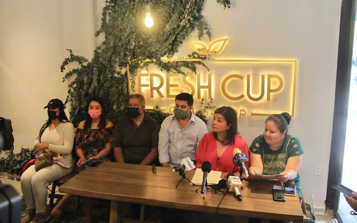 policías-comida-gratis