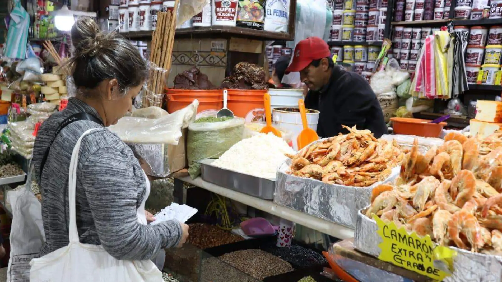 canasta-basica-en-el-mercado1-luis-flores