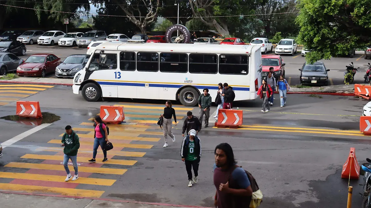 estudiantes-auem-necesitan-pulseras-alarma3-luis-flores