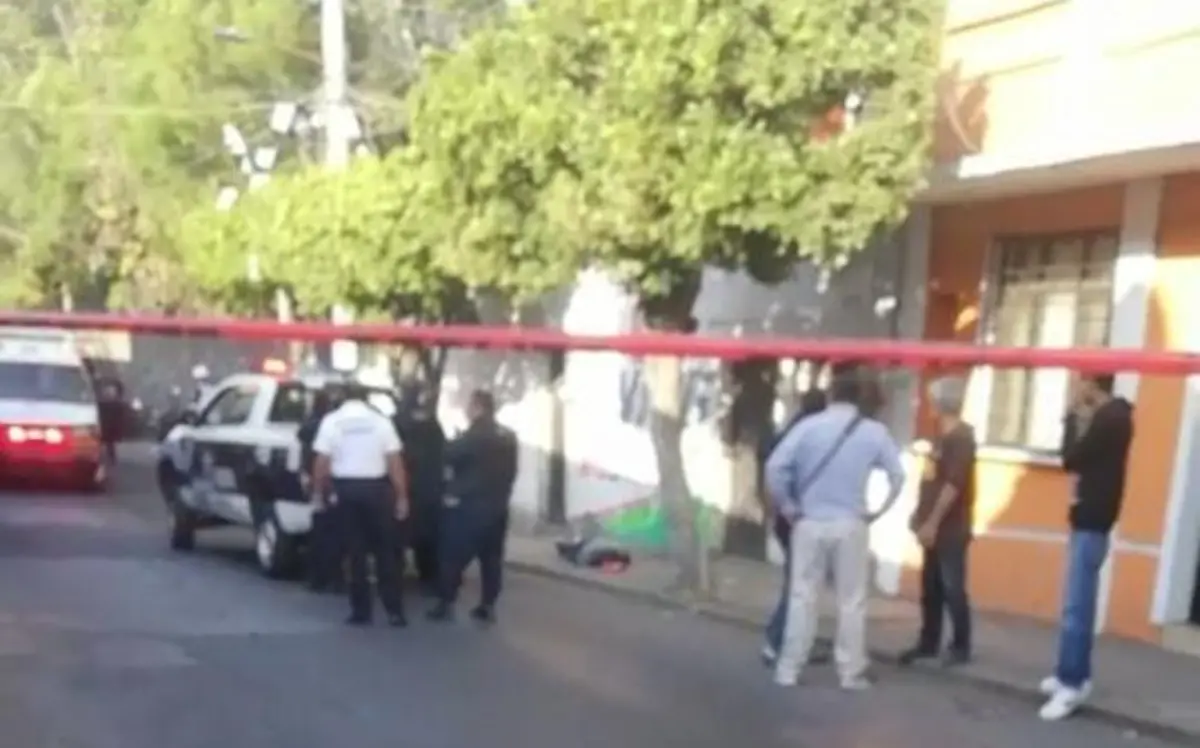 Personal del Servicio Médico Forense realizaron el levantamiento del cadáver Cortesía