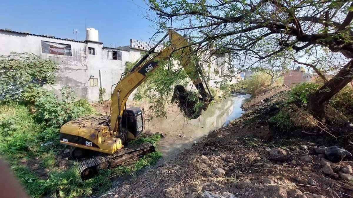 Boletin del miércoles 20 de abril INICIA LIMPIEZA DE 300 METROS DE LA BARRANCA LA GACHUPINA EN JIUTEPEC (2)