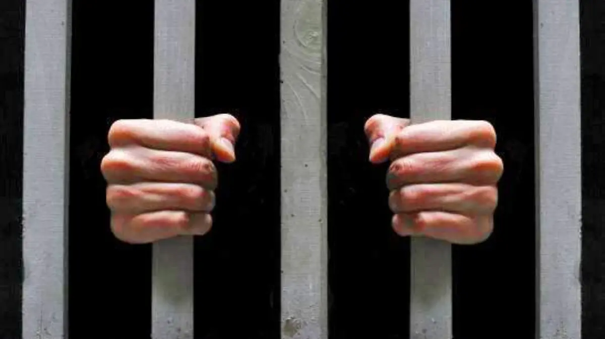 PoliciaRellenoPreso-1