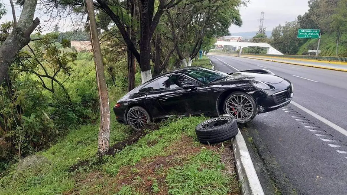 vehiculo-siniestrado-autopista