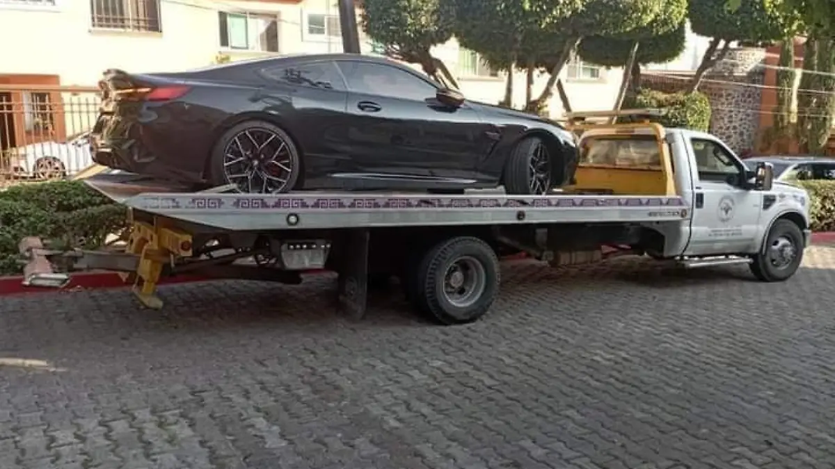 auto-lujo-robo-cortesia (3)