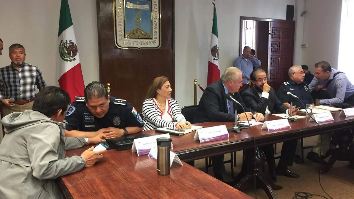 Conferencia de seguridad en Casa Morelos 110219