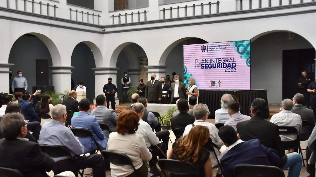 policías-estudios-froylan