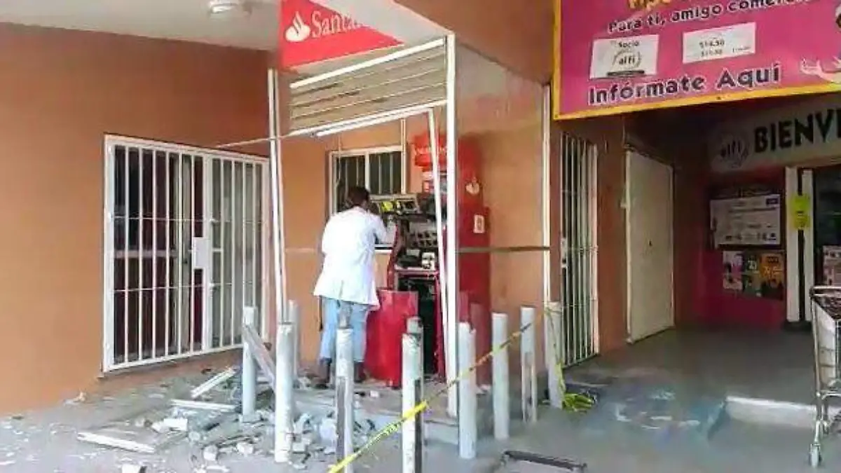 Cajero en la Antonio Barona