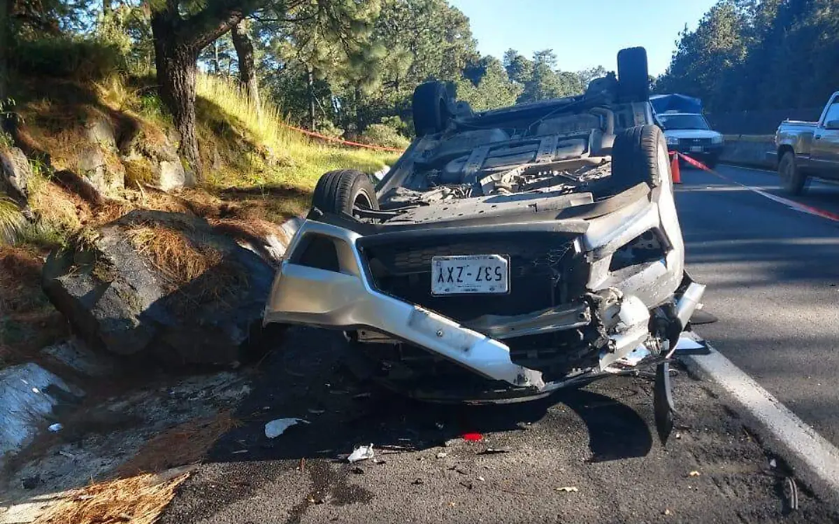 Accidente en la autopista deja un muerto (8)