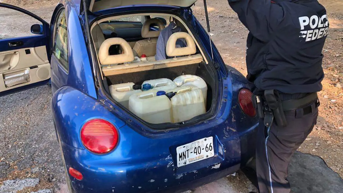 Comprador de huachicol detenido en la México-Cuernavaca (1)