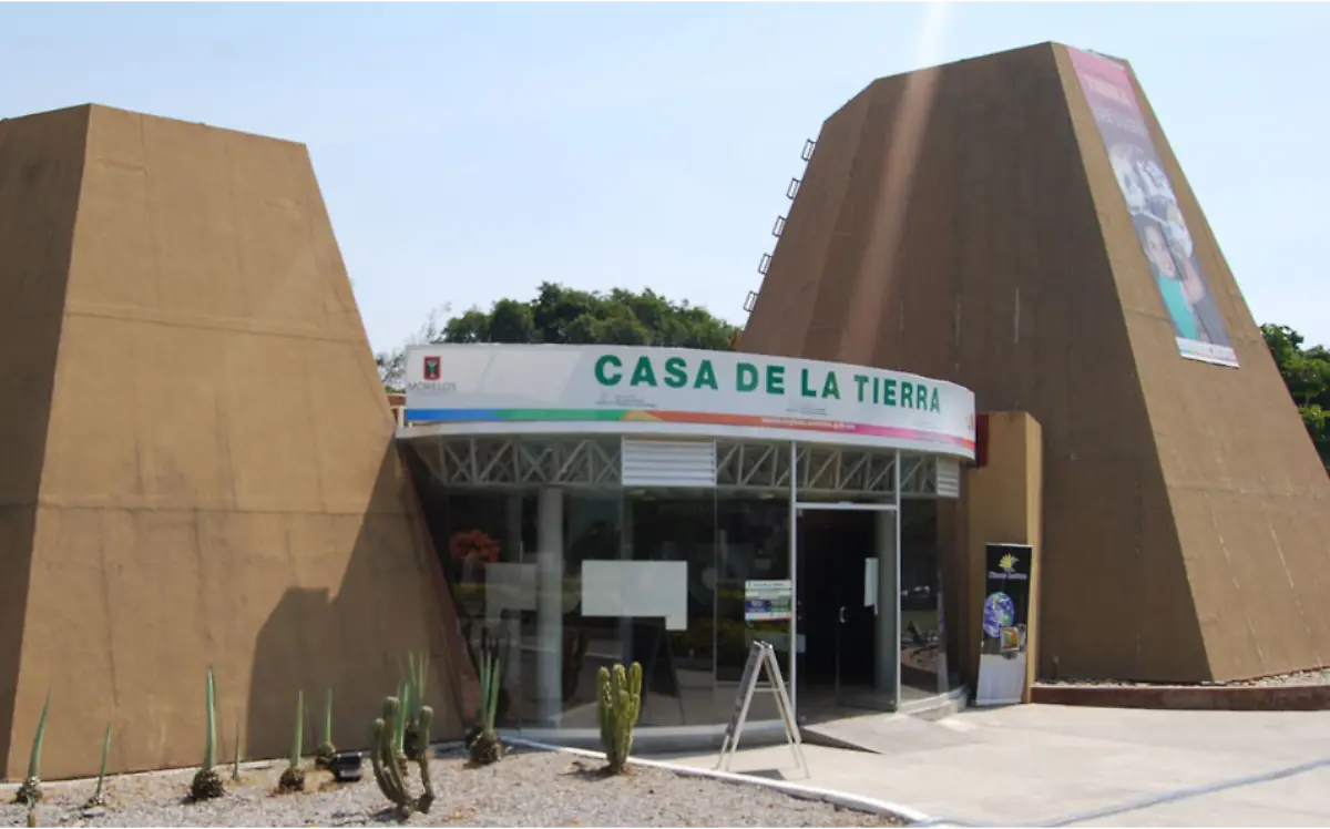 Fachada de la Casa de la Tierra Morelos