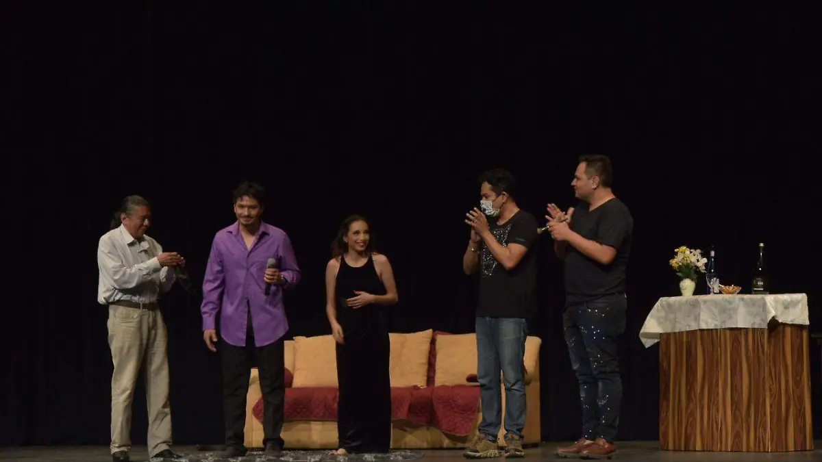 Obra Sombras Ajenas (2)