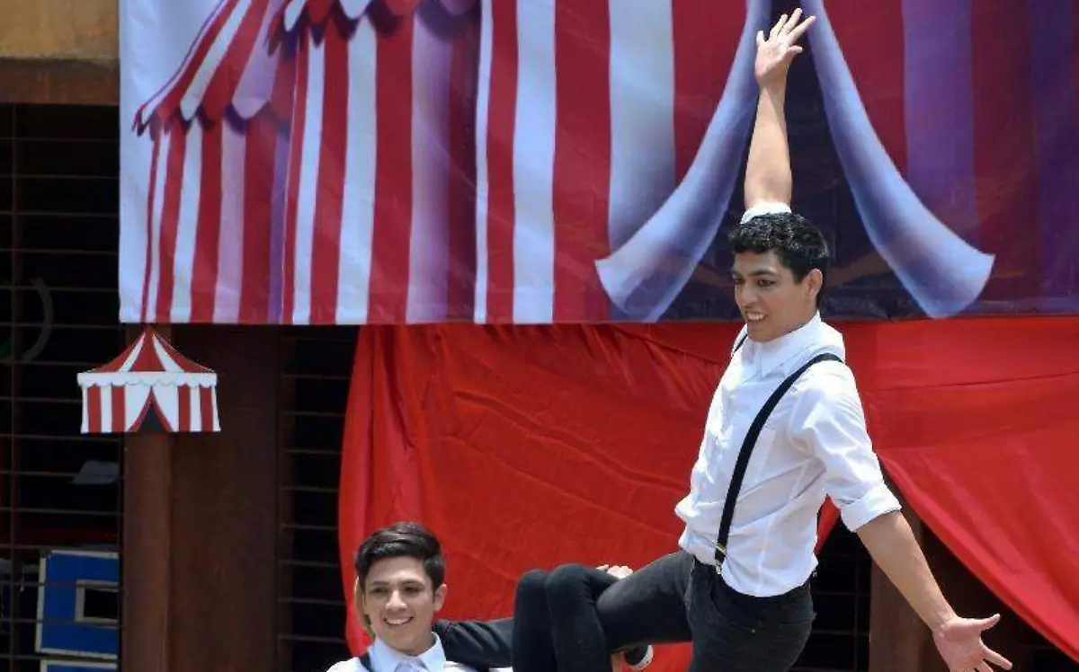 Presentan Circus Tribute en el foro Teopanzolco